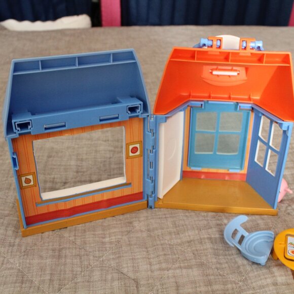 Peppa Pig Pizza Restaurant Playset - Picture 2 of 5